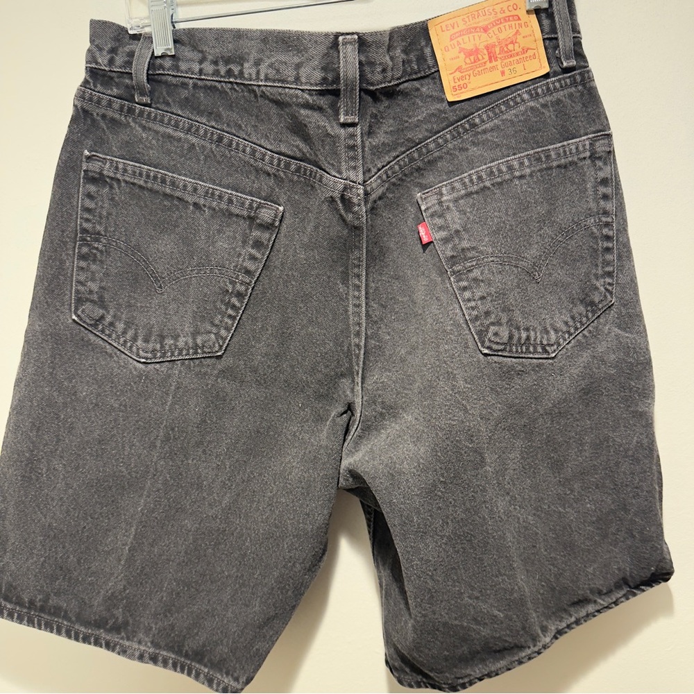 Levi’s Y2K Black Denim 550 Relaxed Fit Jean Shorts Size 36 Made in USA